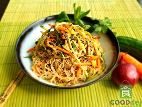 Nouilles de riz végétariennes