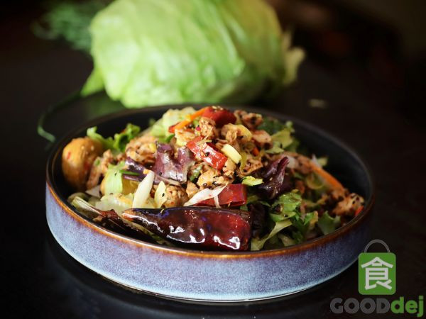 Salade de poulet épicé