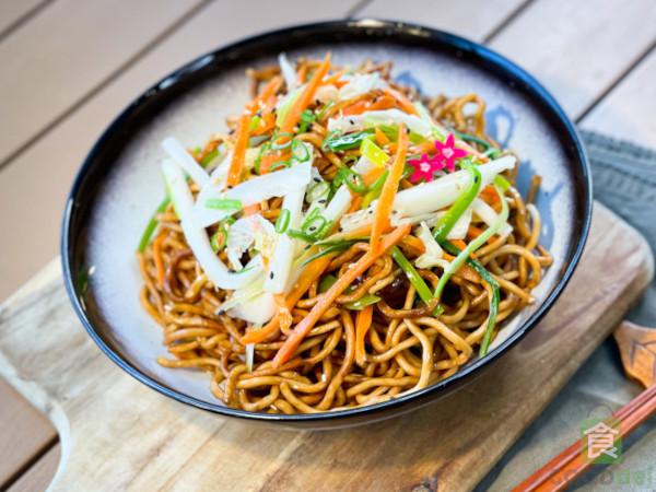 Nouilles sautées aux légumes