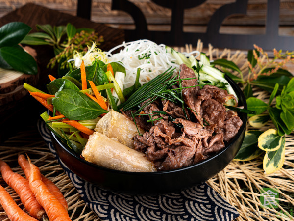 Bobun de nems & boeuf sauce spicy